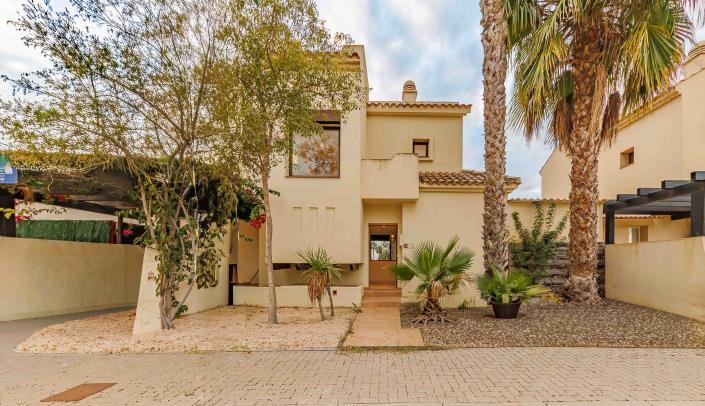 Image No.20-3 Bed Villa / Detached for sale