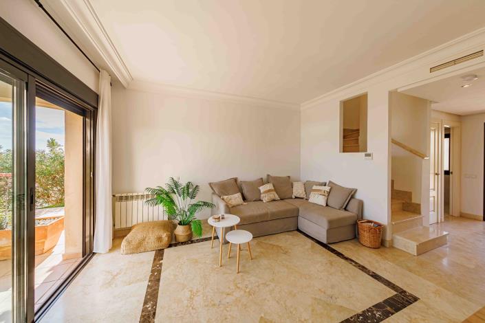 Image No.8-2 Bed Townhouse for sale