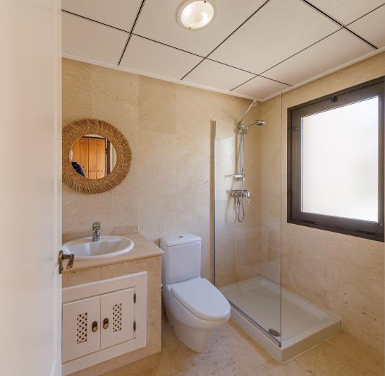 Image No.12-2 Bed Townhouse for sale