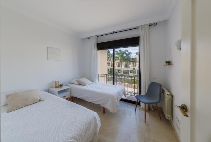 Image No.16-2 Bed Townhouse for sale