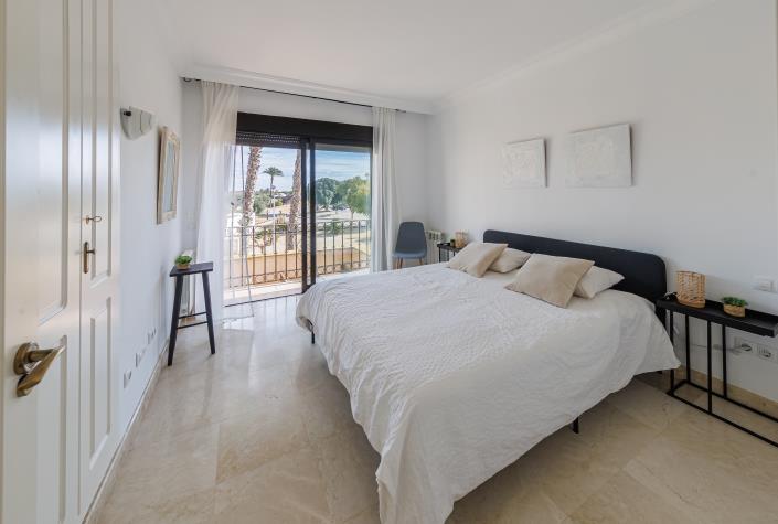 Image No.21-2 Bed Townhouse for sale