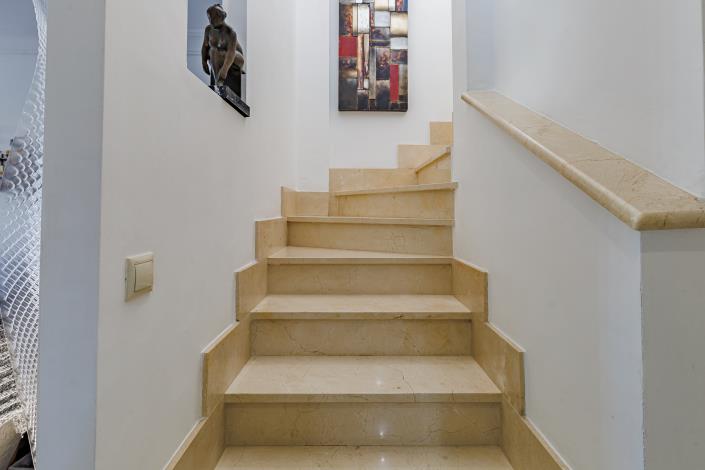 Image No.15-3 Bed Townhouse for sale