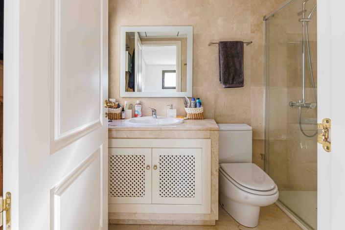 Image No.17-3 Bed Townhouse for sale