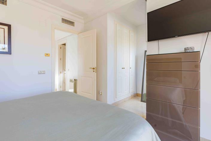 Image No.20-3 Bed Townhouse for sale