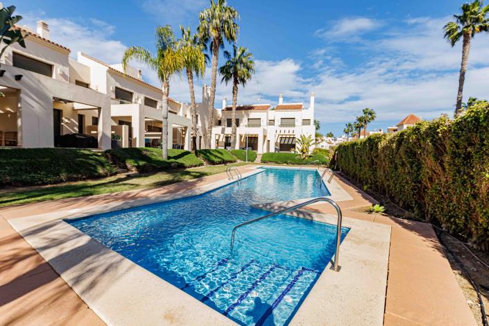 Image No.28-3 Bed Townhouse for sale