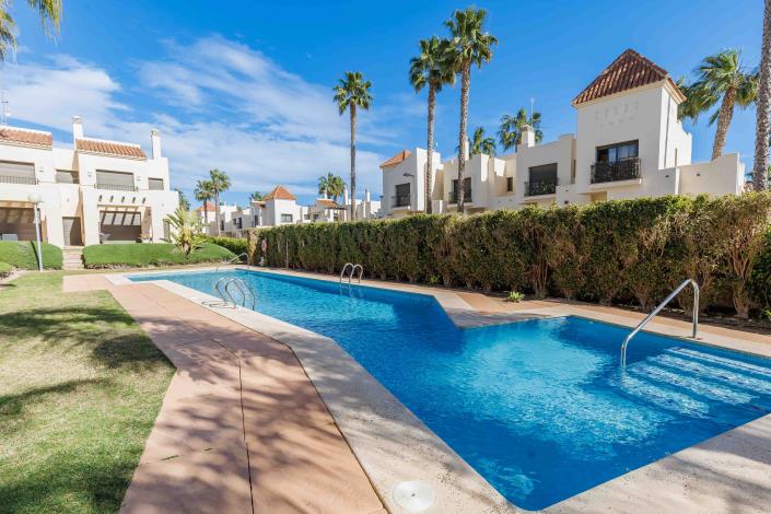 Image No.29-3 Bed Townhouse for sale