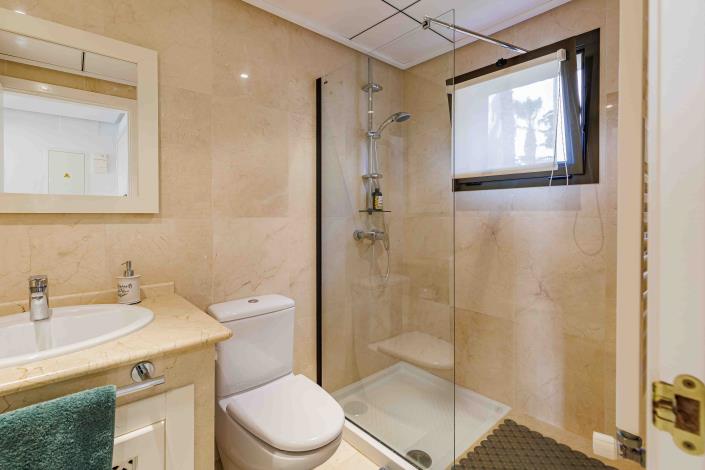 Image No.13-2 Bed Townhouse for sale