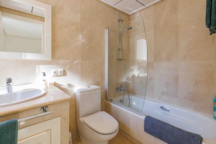 Image No.16-2 Bed Townhouse for sale