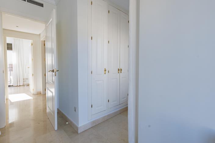 Image No.25-2 Bed Townhouse for sale