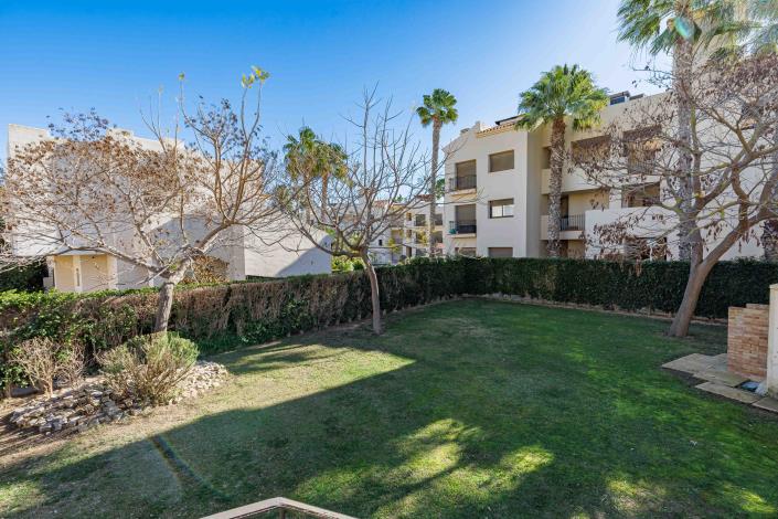 Image No.26-2 Bed Townhouse for sale