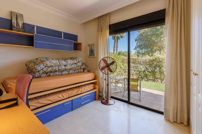 Image No.17-3 Bed Townhouse for sale