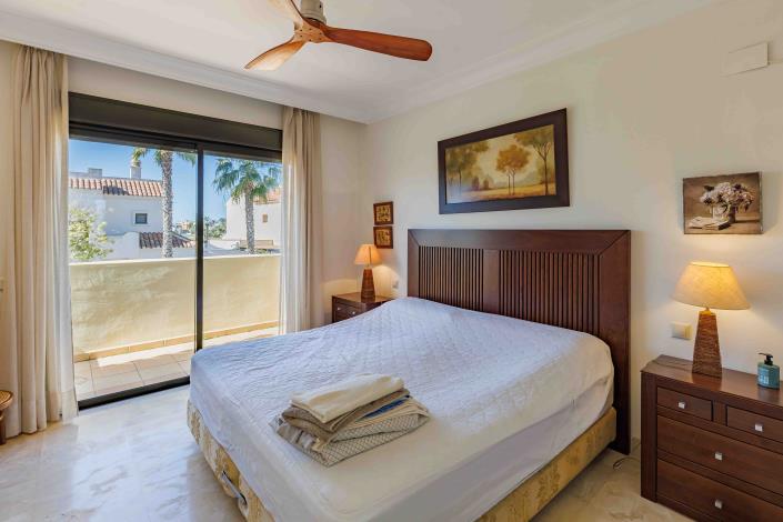 Image No.25-3 Bed Townhouse for sale