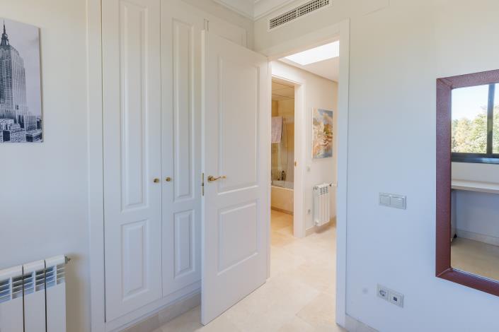 Image No.24-3 Bed Townhouse for sale