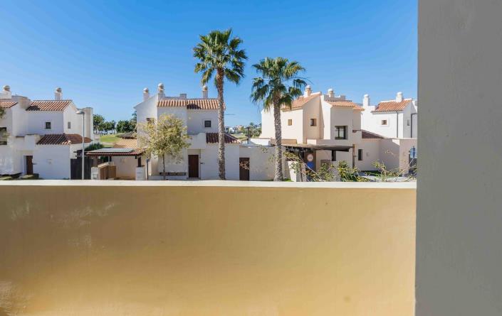 Image No.30-3 Bed Townhouse for sale