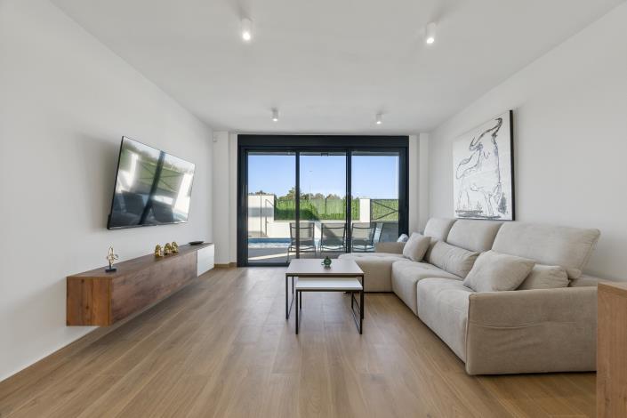 Image No.2-3 Bed Villa / Detached for sale