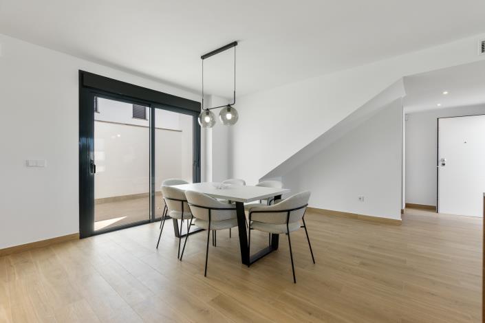 Image No.10-3 Bed Villa / Detached for sale