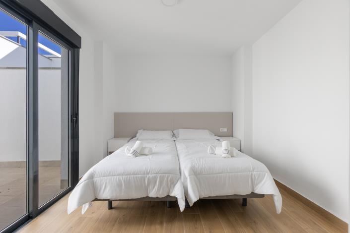 Image No.12-3 Bed Villa / Detached for sale