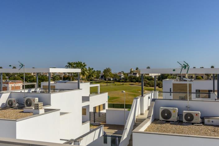 Image No.37-3 Bed Villa / Detached for sale