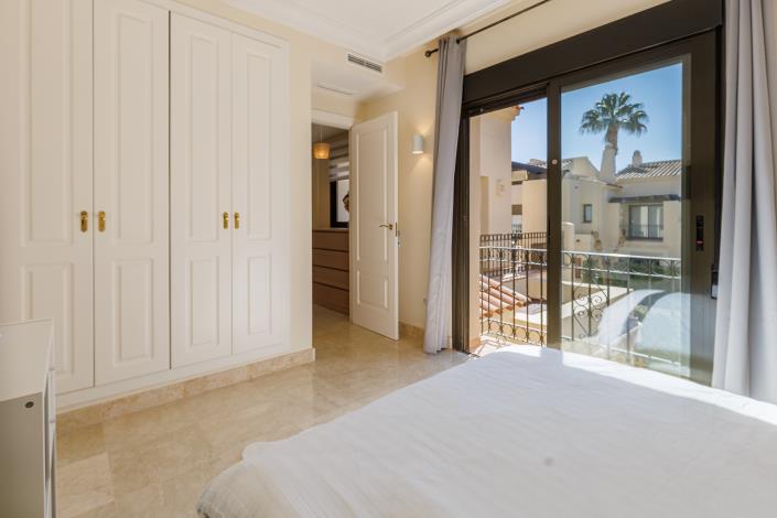 Image No.24-3 Bed Townhouse for sale