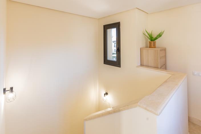 Image No.23-3 Bed Townhouse for sale