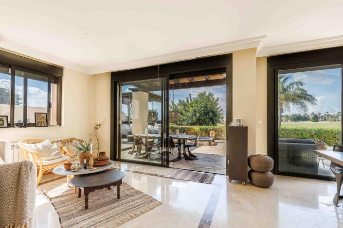 Image No.10-3 Bed Villa / Detached for sale