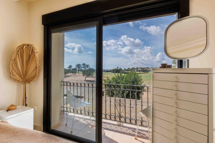 Image No.19-3 Bed Villa / Detached for sale