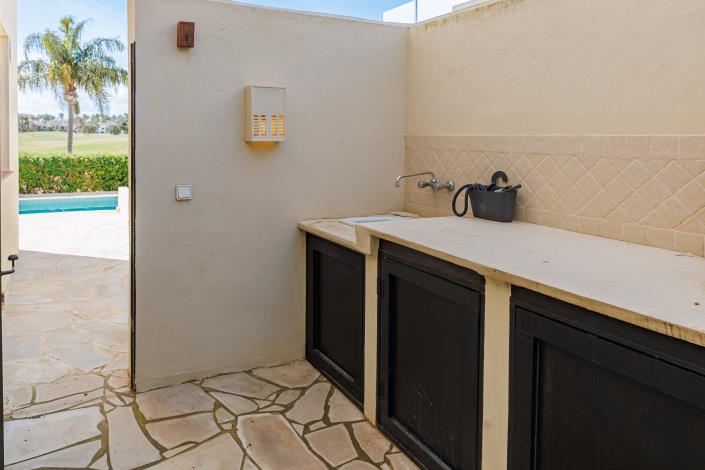 Image No.39-3 Bed Villa / Detached for sale