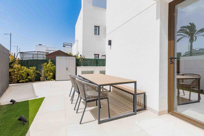 Image No.26-3 Bed Semi-Detached for sale