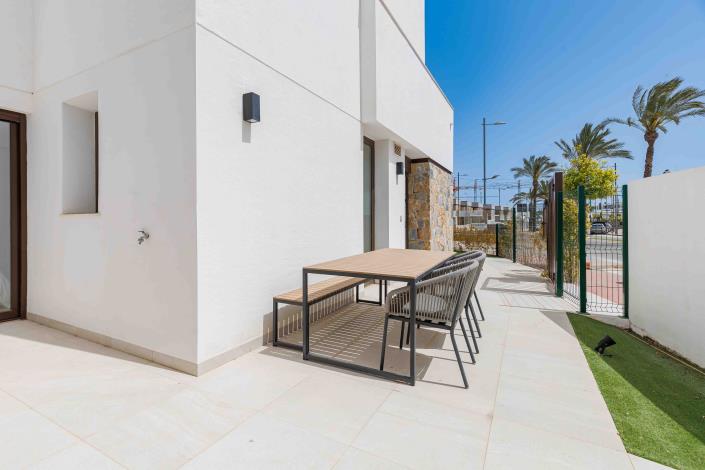 Image No.27-3 Bed Semi-Detached for sale