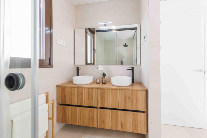 Image No.33-3 Bed Semi-Detached for sale