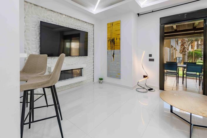 Image No.9-2 Bed Townhouse for sale