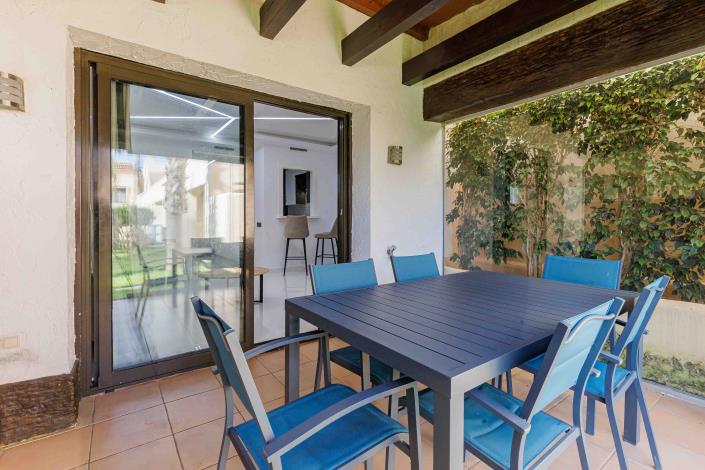 Image No.12-2 Bed Townhouse for sale