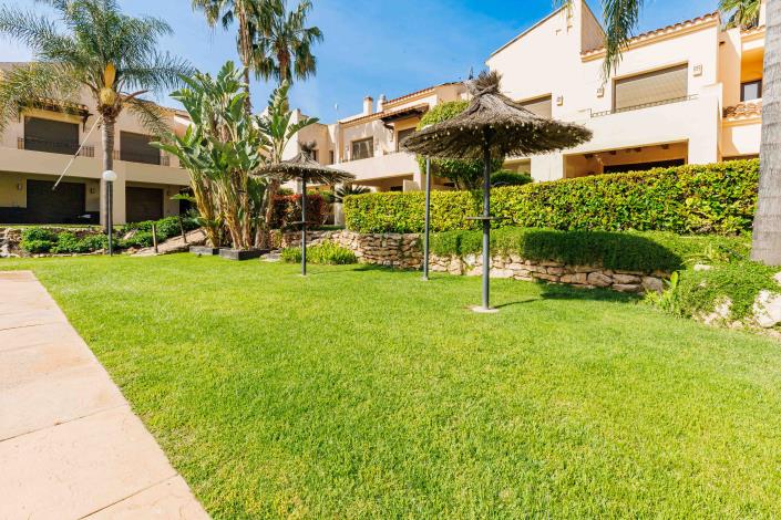 Image No.16-2 Bed Townhouse for sale