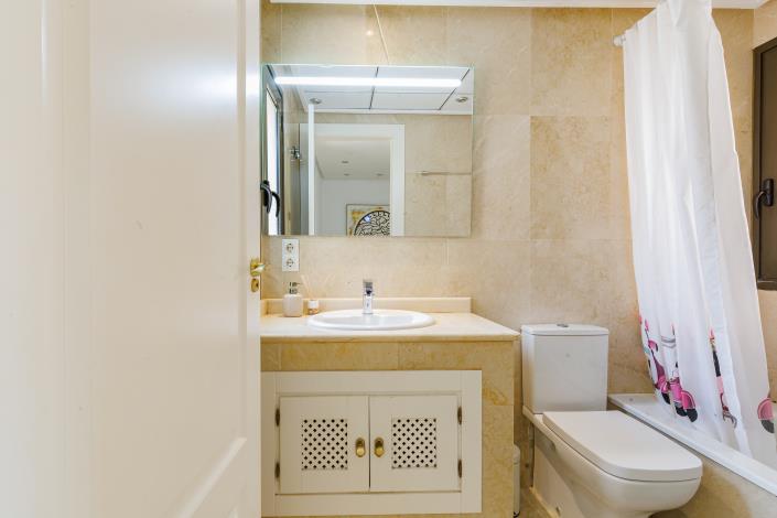 Image No.33-2 Bed Townhouse for sale