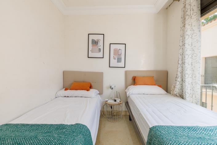 Image No.35-2 Bed Townhouse for sale