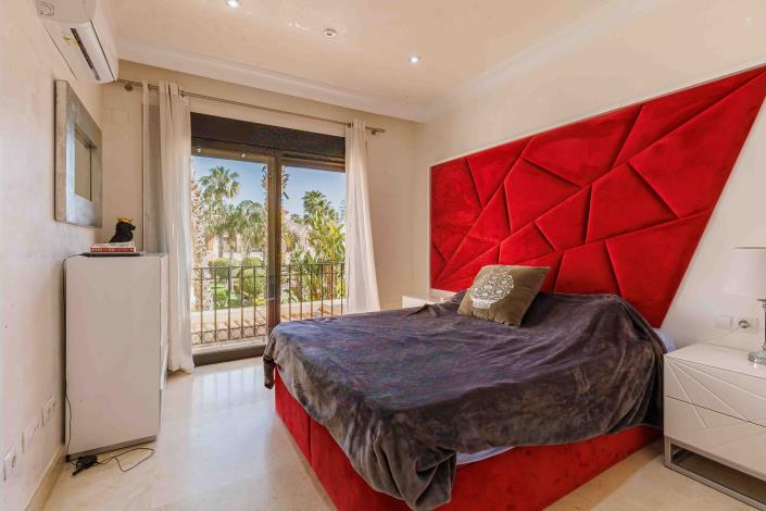 Image No.26-2 Bed Townhouse for sale