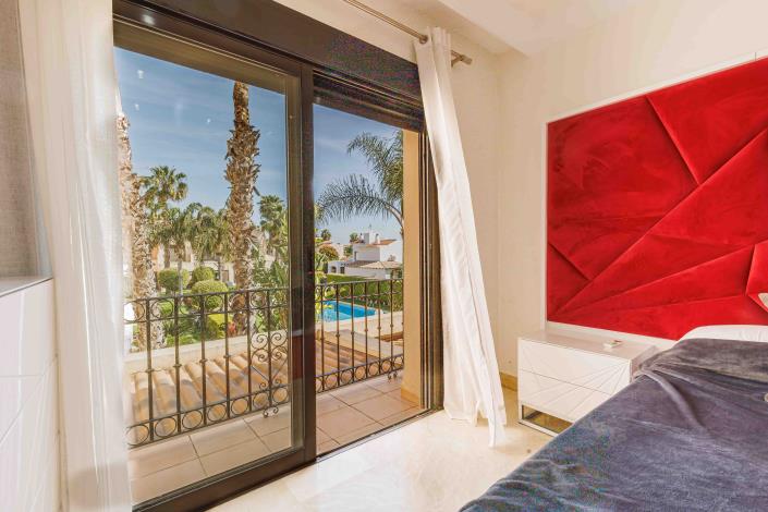 Image No.27-2 Bed Townhouse for sale