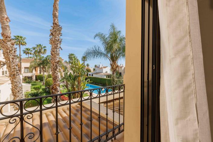 Image No.30-2 Bed Townhouse for sale