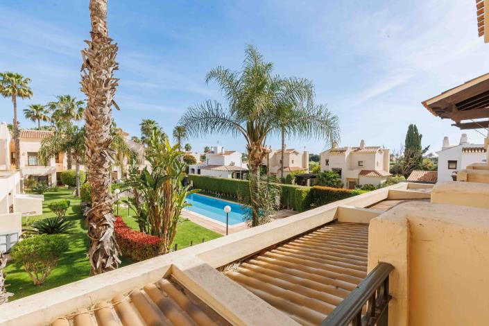 Image No.31-2 Bed Townhouse for sale