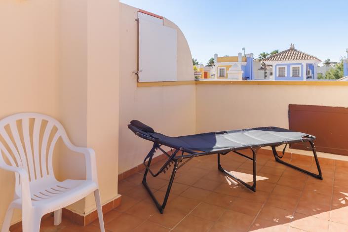 Image No.25-2 Bed Townhouse for sale