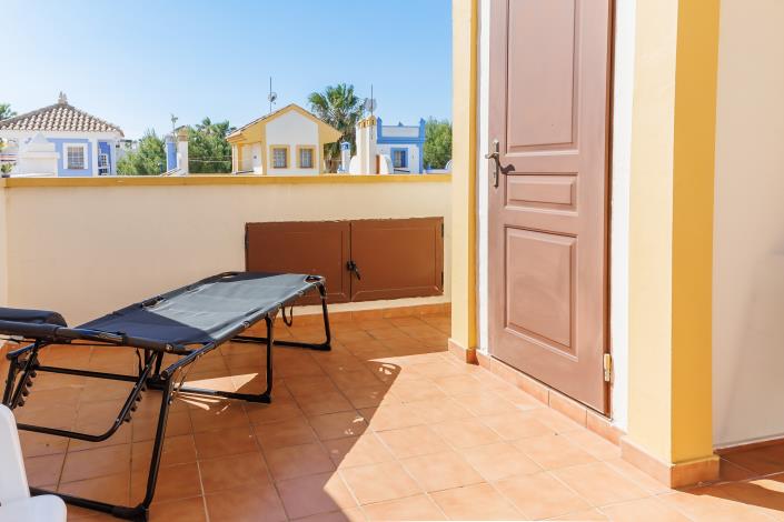 Image No.26-2 Bed Townhouse for sale