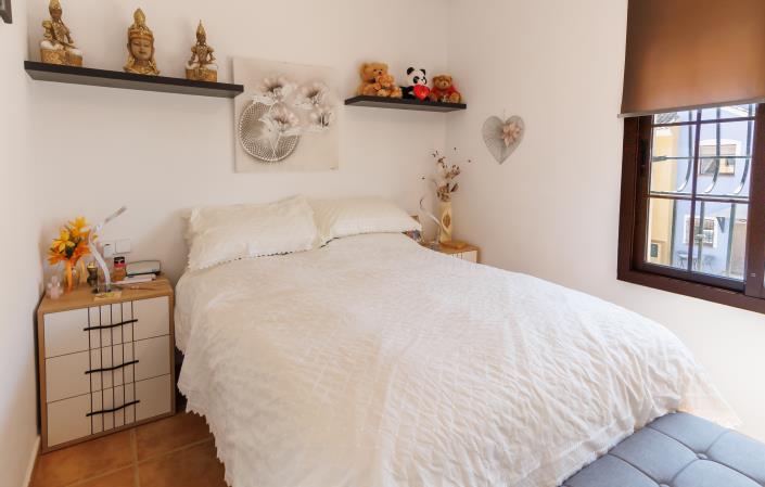 Image No.17-2 Bed Townhouse for sale