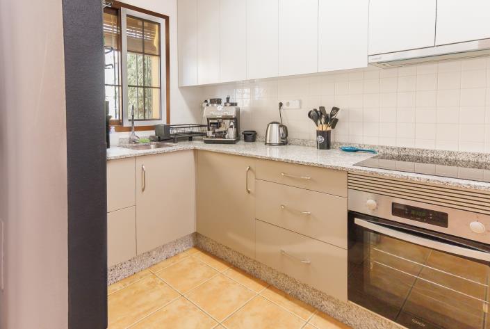 Image No.6-2 Bed Townhouse for sale