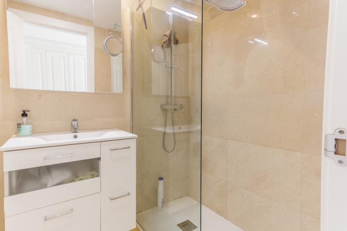 Image No.18-3 Bed Apartment for sale
