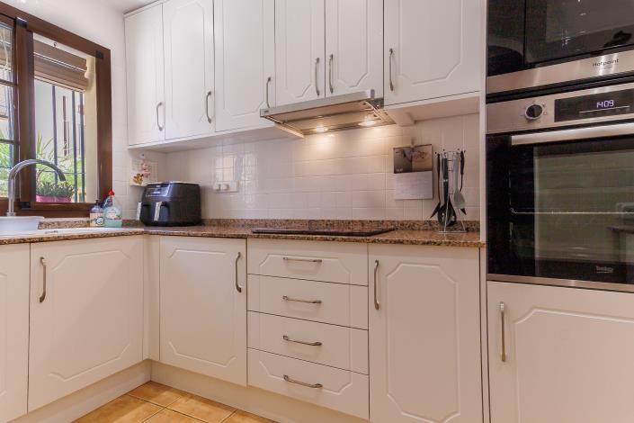 Image No.8-2 Bed Townhouse for sale