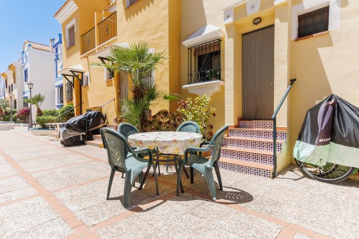 Image No.25-2 Bed Townhouse for sale
