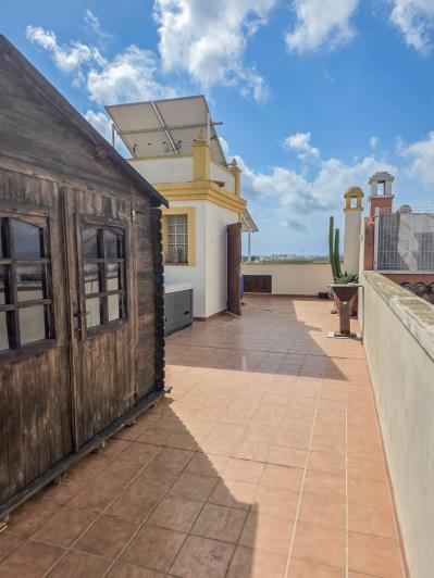 Image No.15-3 Bed Townhouse for sale