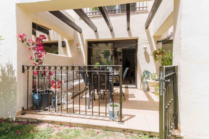 Image No.9-2 Bed Townhouse for sale
