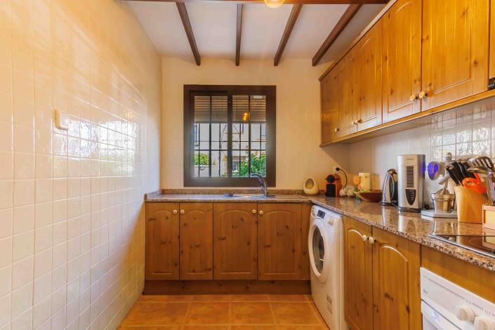 Image No.9-3 Bed Townhouse for sale