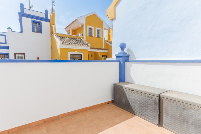 Image No.18-3 Bed Townhouse for sale